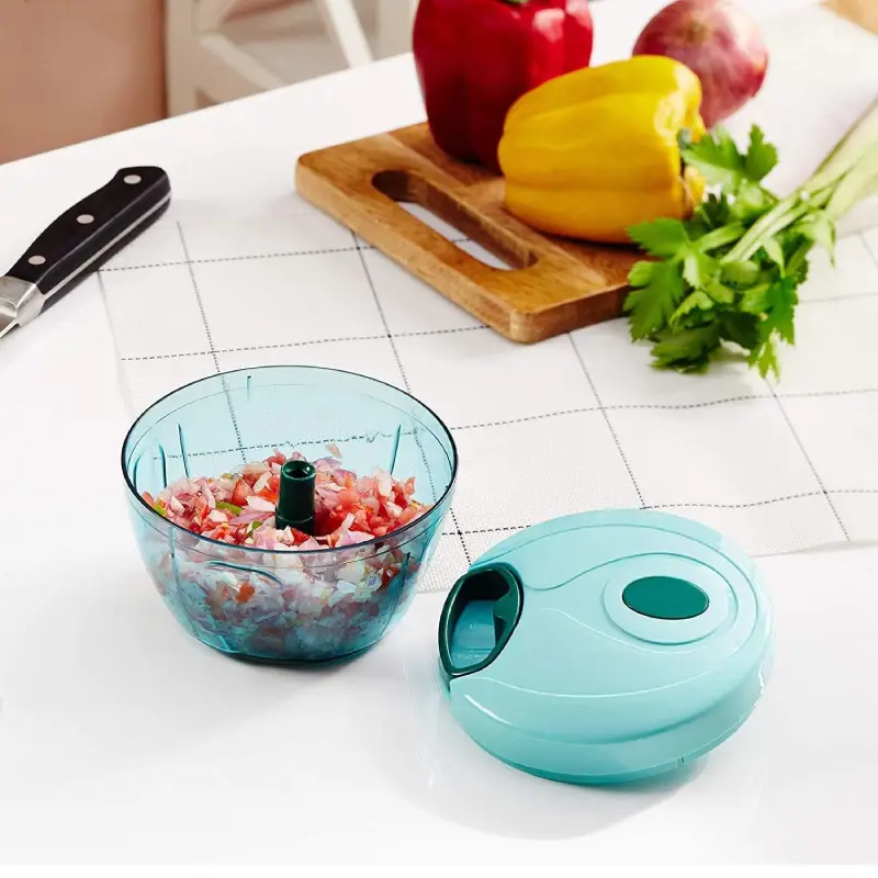 Compact 450ml Manual Kitchen Chopper for Vegetables, Fruits, and Nuts - Green Manual Kitchen Chopper