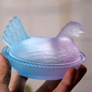 Shoppy chicken shaped glass candy jar