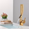 Shoppy golden single-handle basin faucet