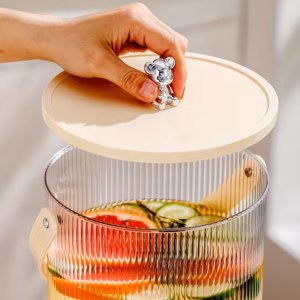 Shoppy sturdy plastic beverage dispenser with tap